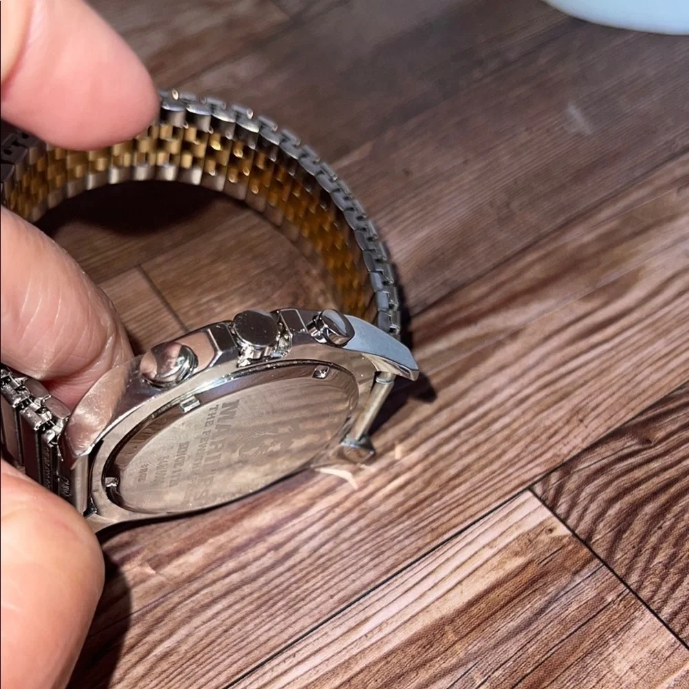 Elegant Two-Tone Metal Watch Marines The Few The Praud ..